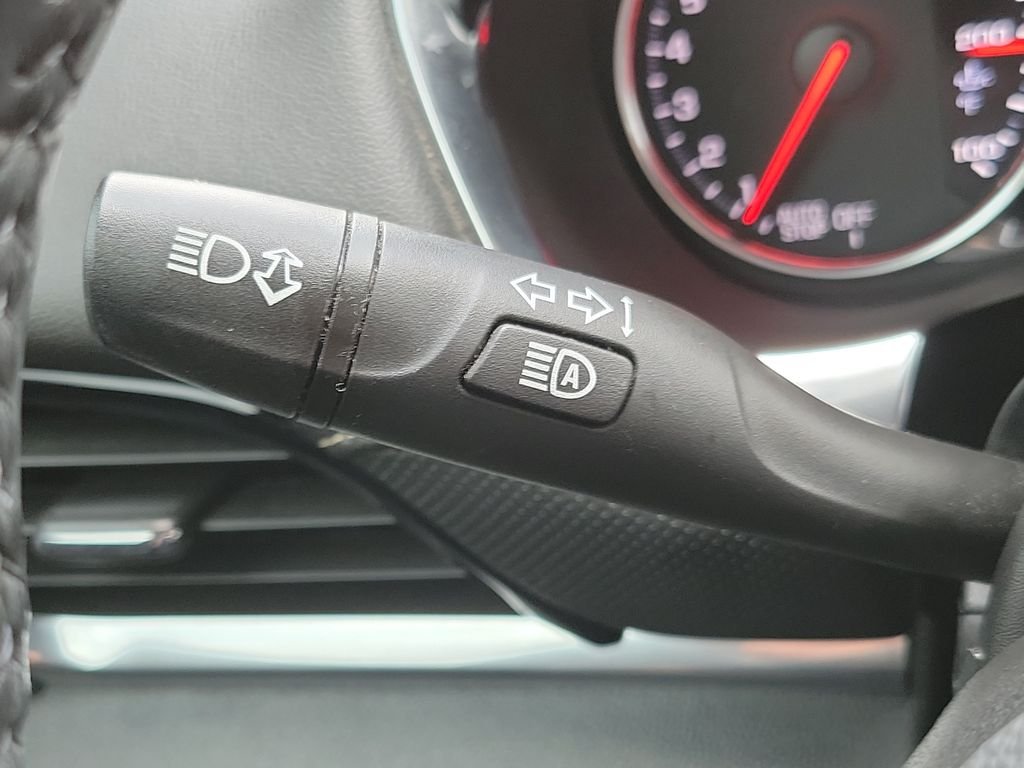 Used 2022 Black Chevrolet Premier image 29