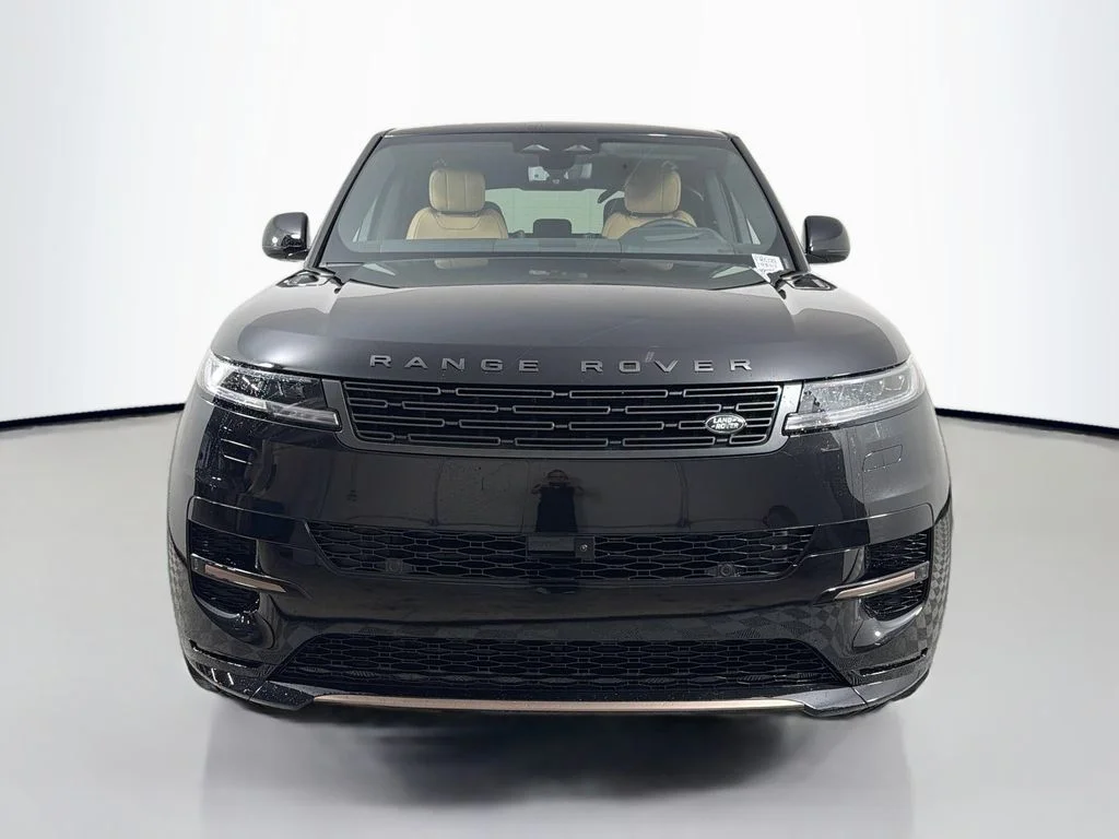 New 2026 Santorini Black Land Rover Dynamic SE image 2