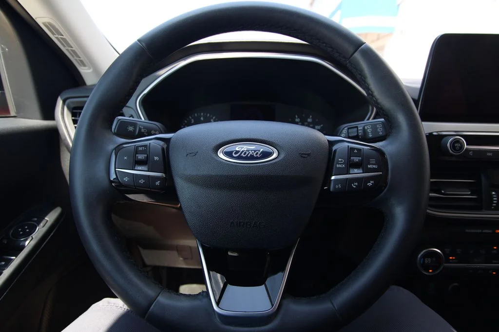 Used 2021 Red Ford SE image 20