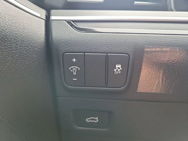 New 2026 Snow White Pearl Kia LXS FWD image 27