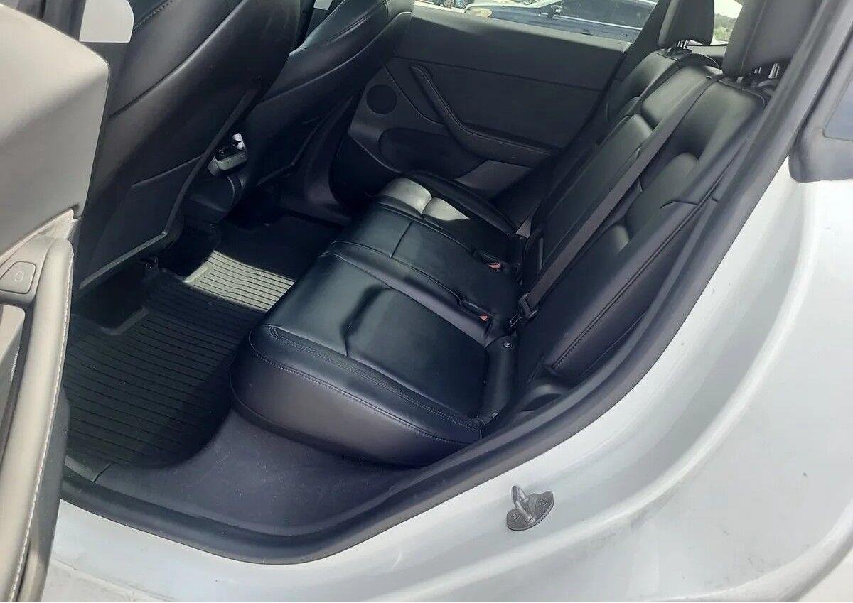 Used 2021  Tesla Long Range image 9