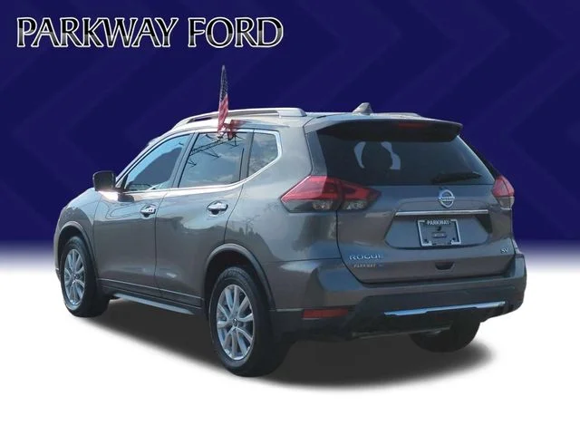 Used 2018 Gray Nissan SV image 3