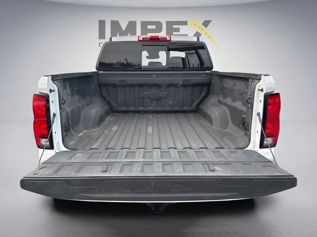 Used 2025 Summit White Chevrolet Z71 image 30