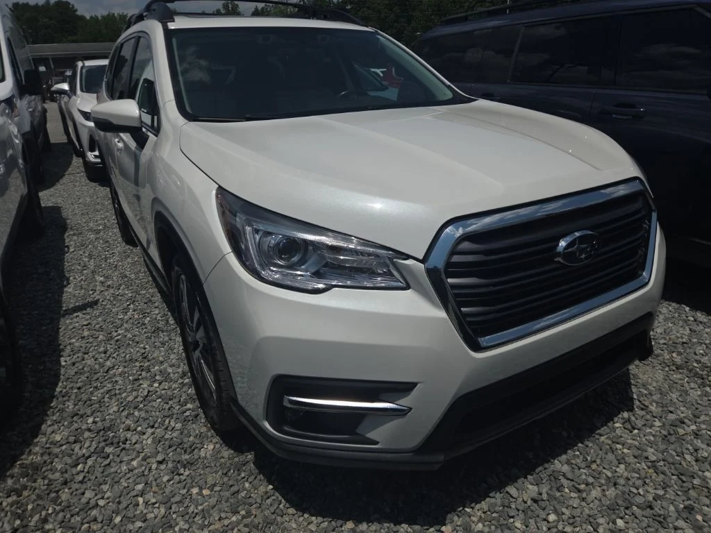 Used 2022 White Subaru Limited image 2