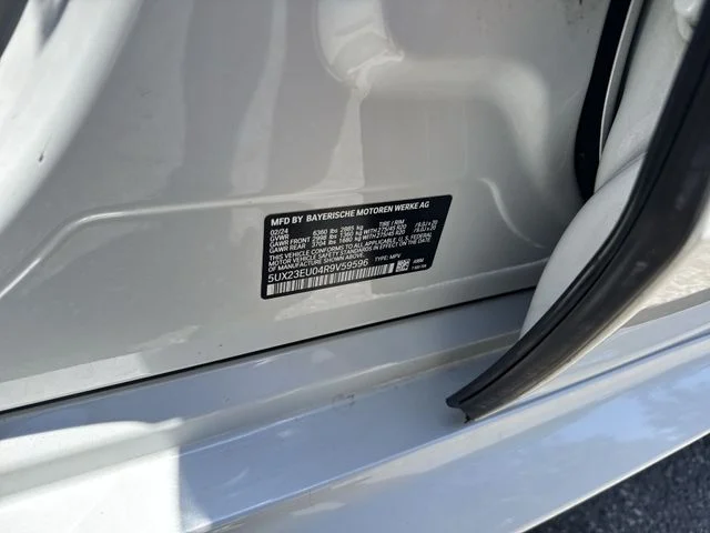 Used 2024 White BMW xDrive40i image 36