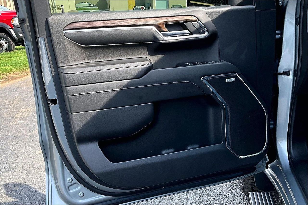 2024 Chevrolet Silverado 1500 RST - Photo 23