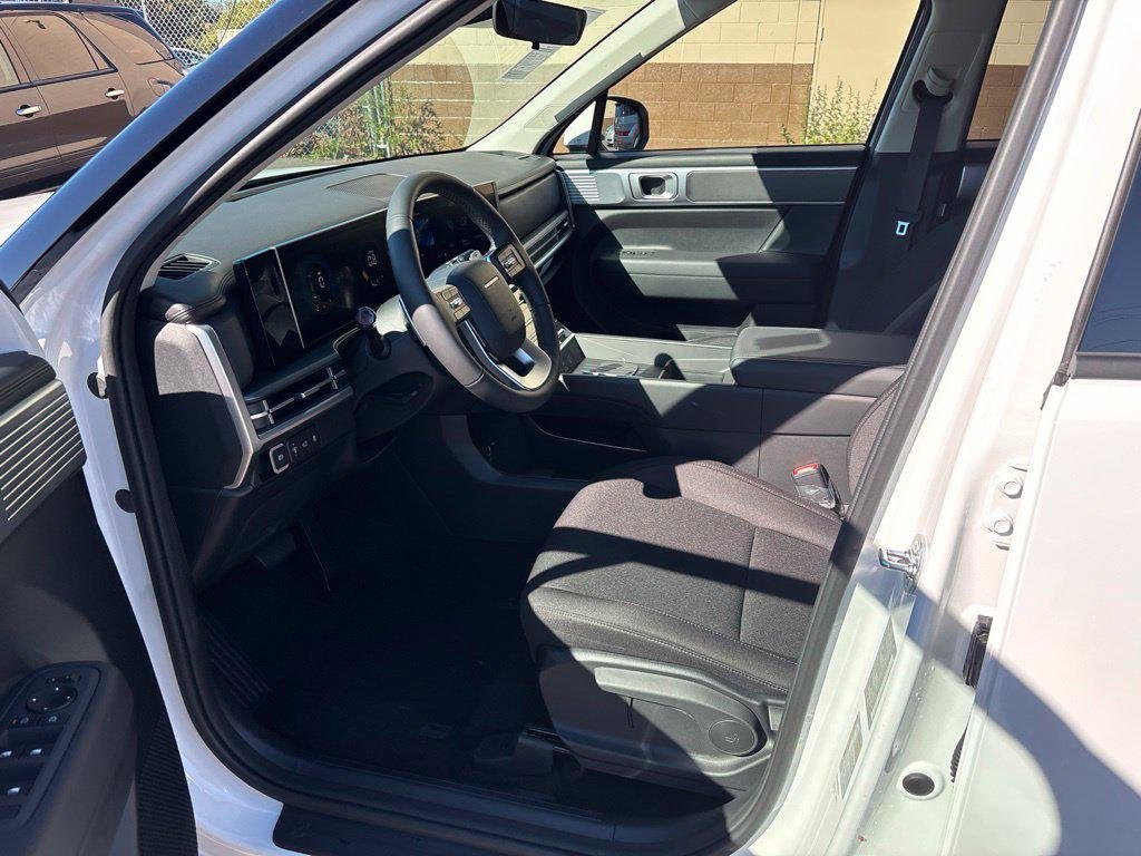 New 2027 White Hyundai SE AWD image 11