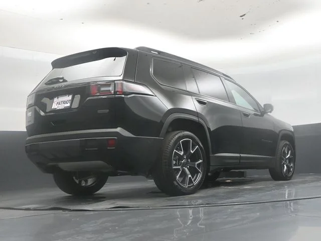 New 2026 Diamond Black Crystal Pearl-Coat Exterior Paint Jeep Overland image 43