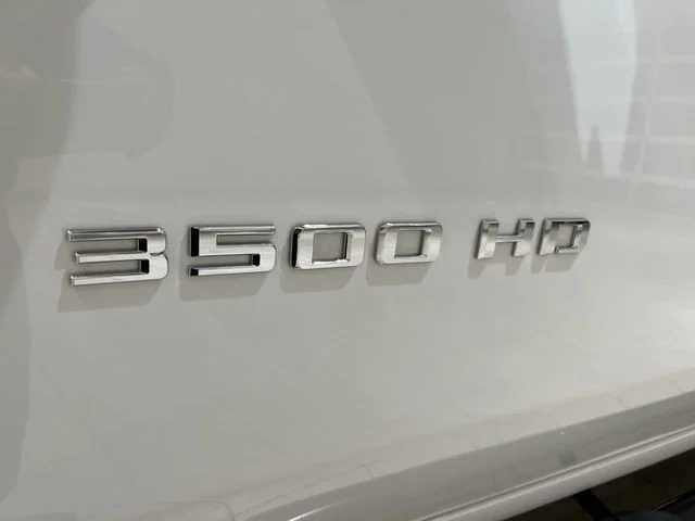 Used 2025 Summit White Chevrolet LT image 27
