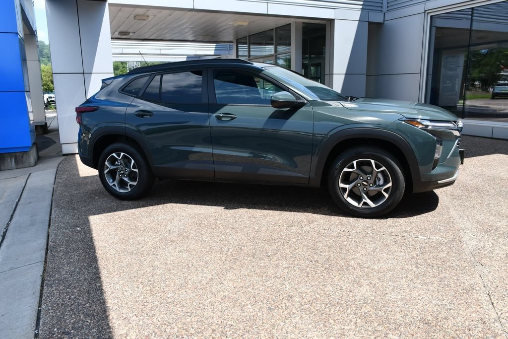 2026 Chevrolet Trax LT - Photo 10