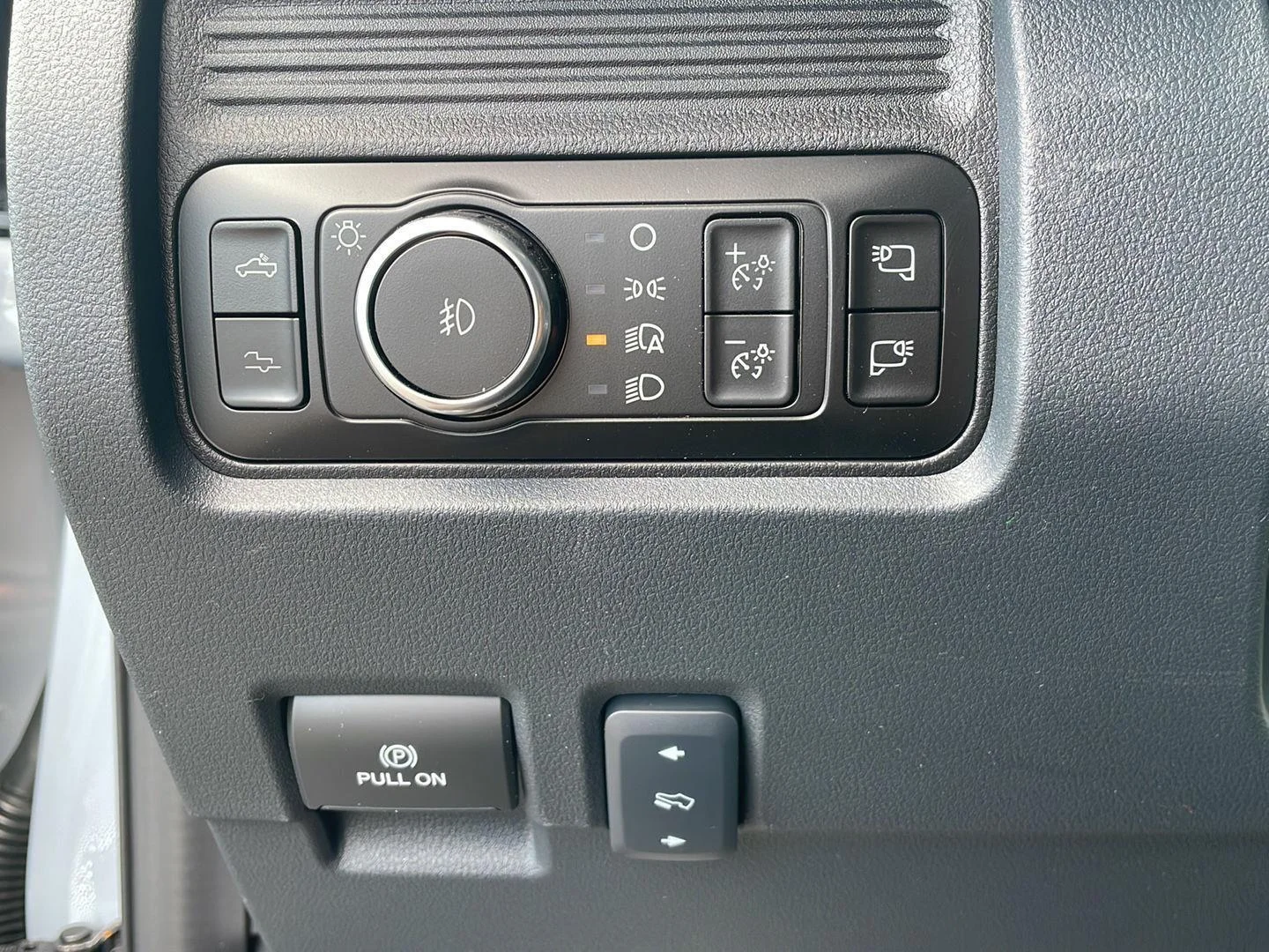 New 2026 Glacier Gray Metallic Tri-Coat Ford Platinum image 15