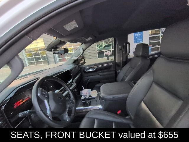 Used 2025 White Chevrolet RST image 10