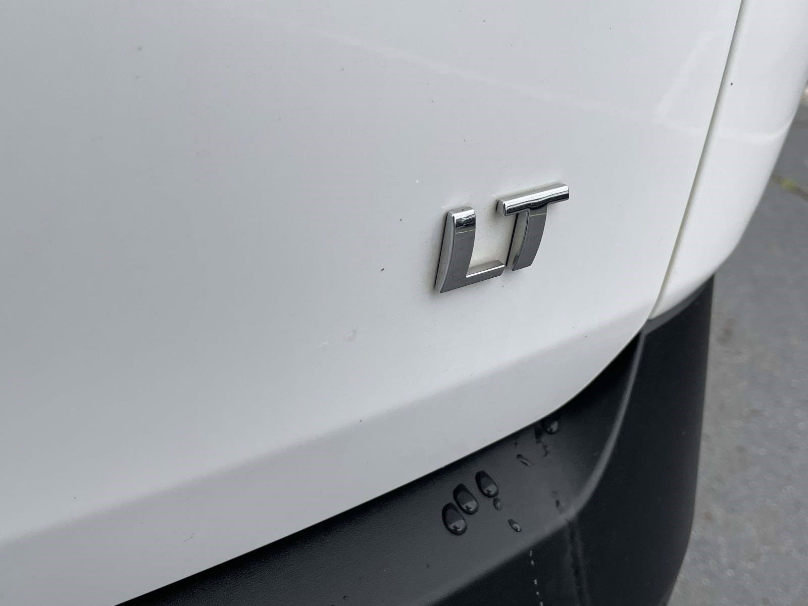 Used 2019 Summit White Chevrolet LT Cloth image 7