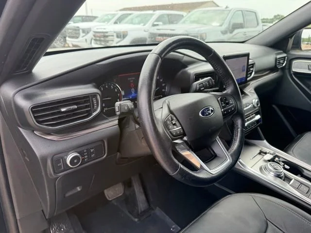 Used 2020 Black Ford Limited image 15