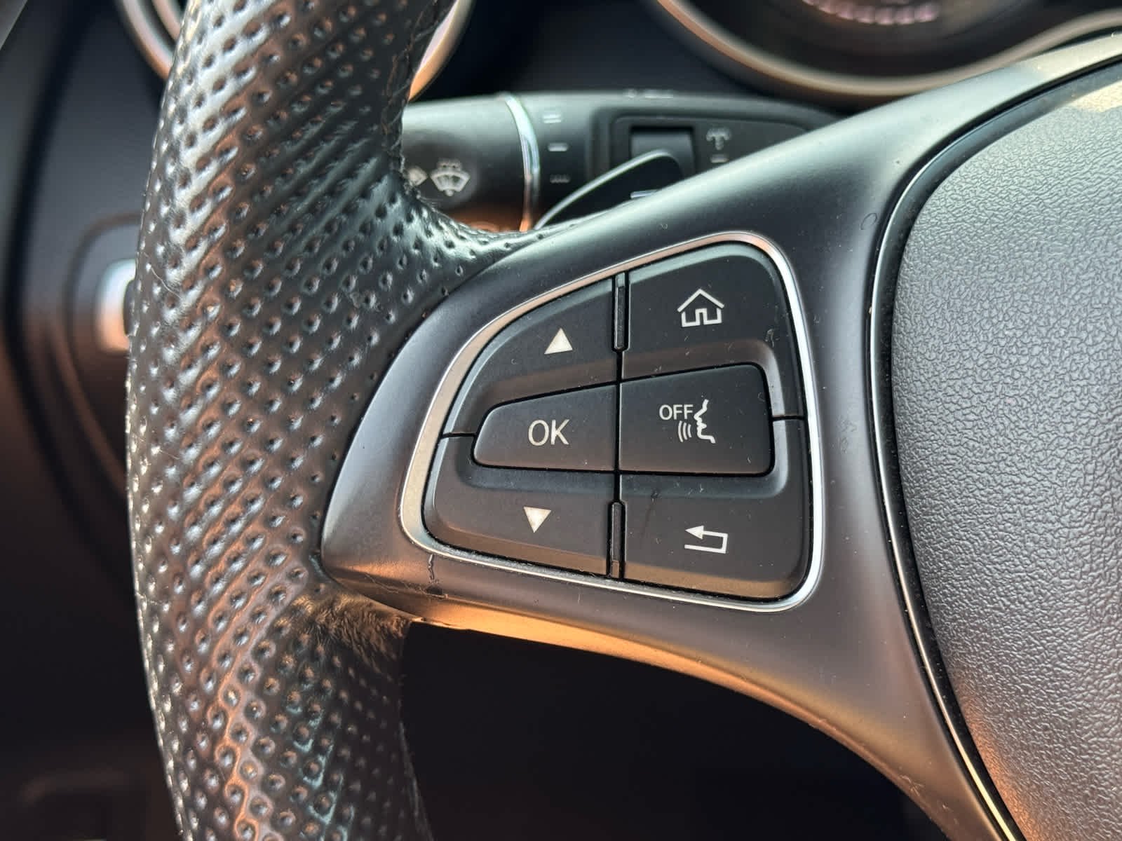 Used 2019 Mojave Silver Metallic Mercedes-Benz GLC 300 image 29