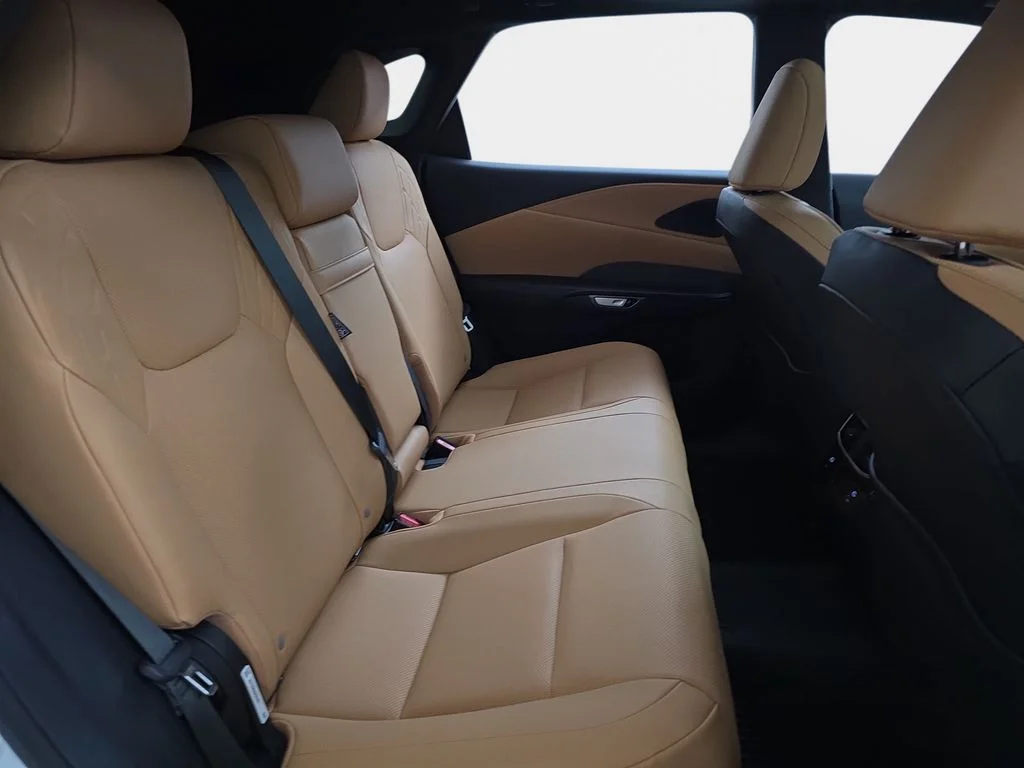New 2026 Eminent White Pearl Lexus PREMIUM image 11