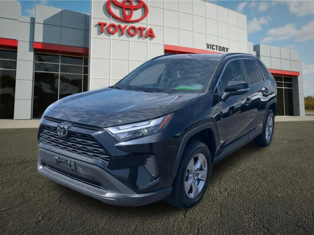 Used 2025 Black Toyota XLE image 7