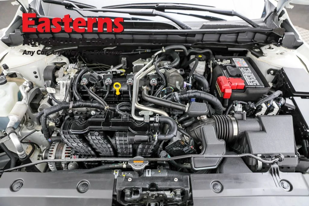 Used 2022 White Nissan 2.5 SV image 7