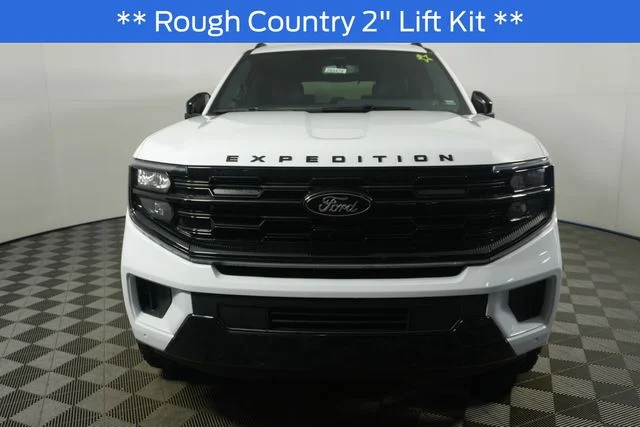New 2026 Oxford White Ford Platinum® image 3
