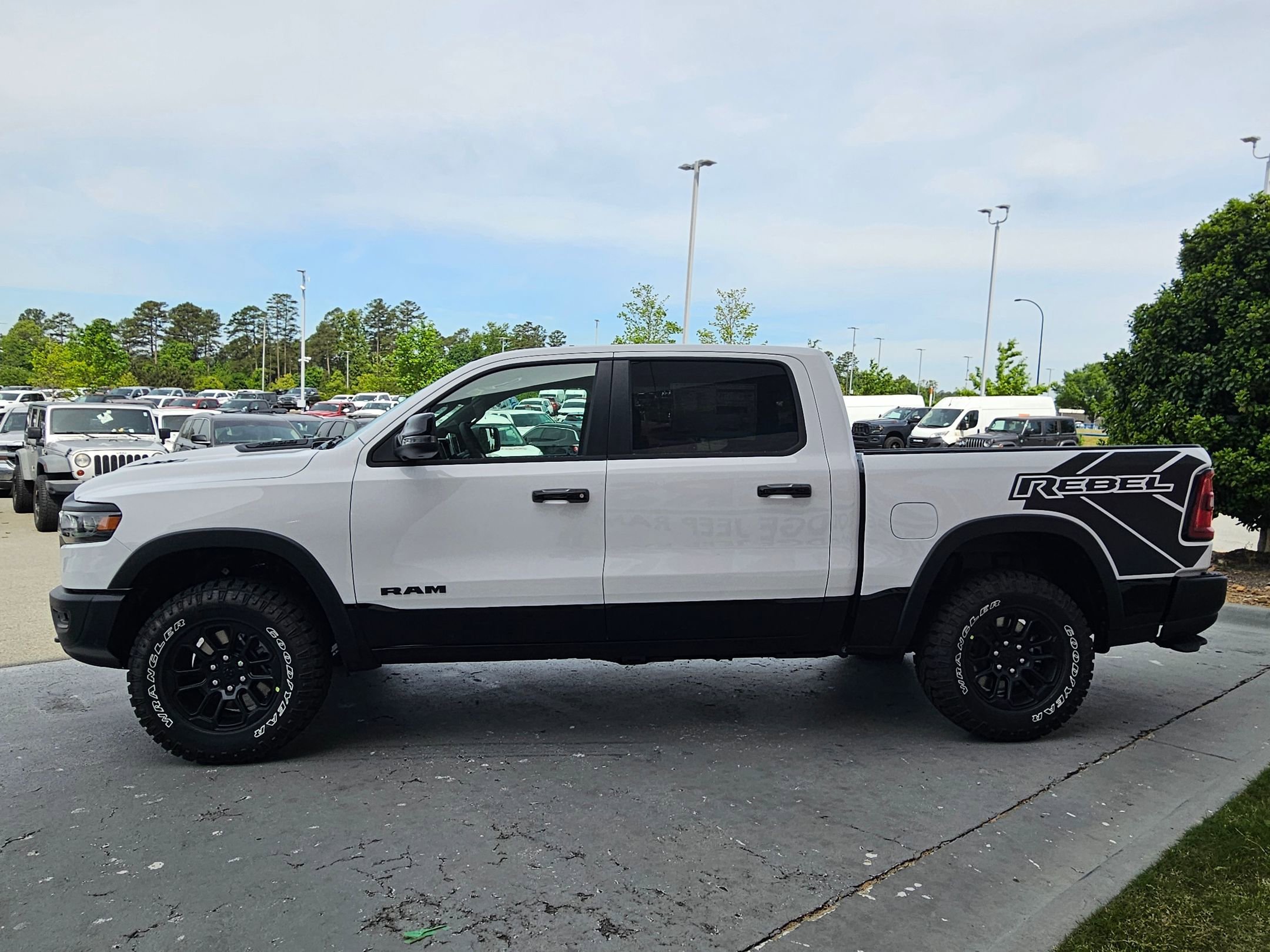 New 2026 Bright White Clear-Coat Exterior Paint RAM Rebel image 4