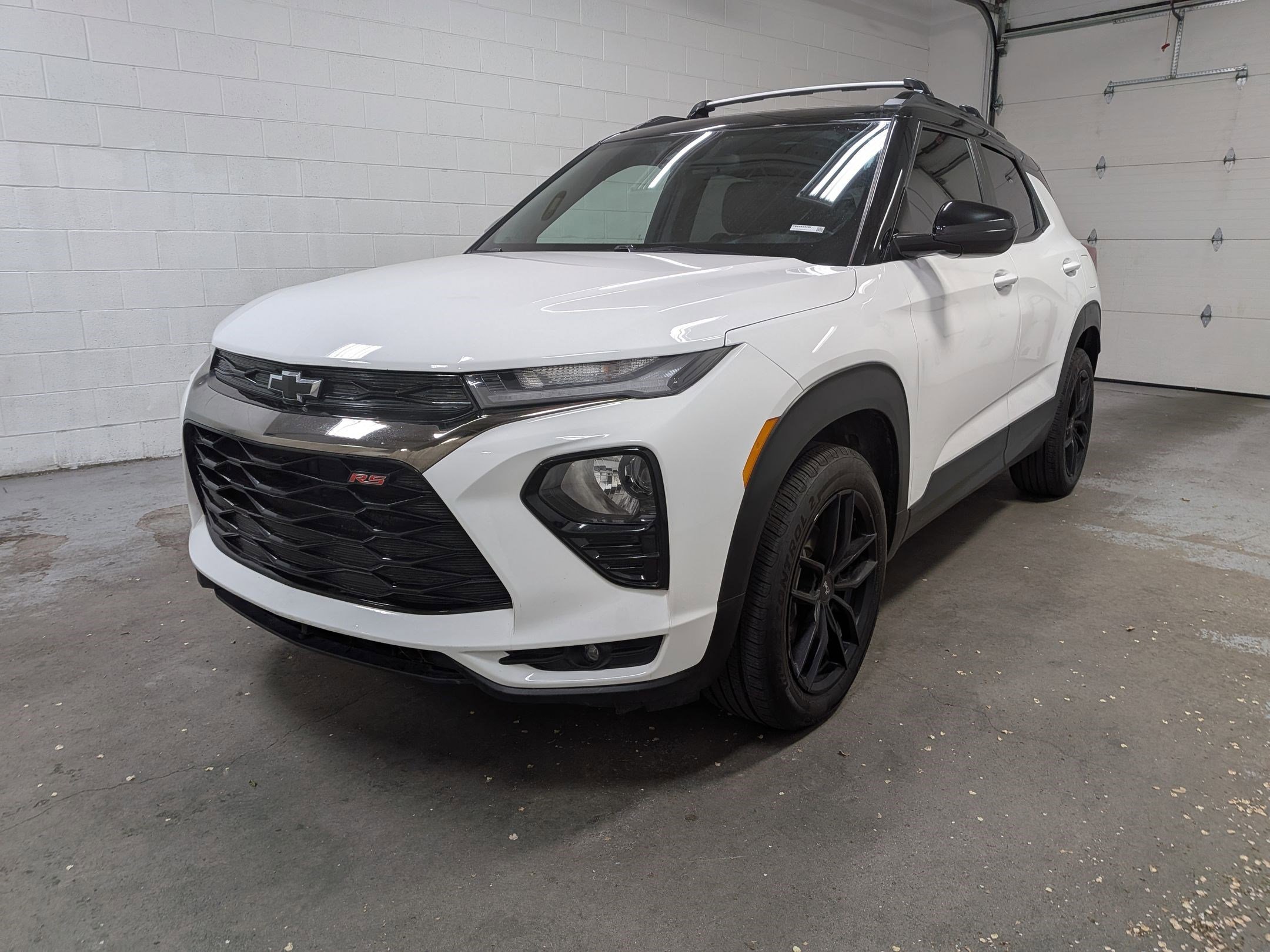 Used 2023 Summit White Chevrolet RS image 9