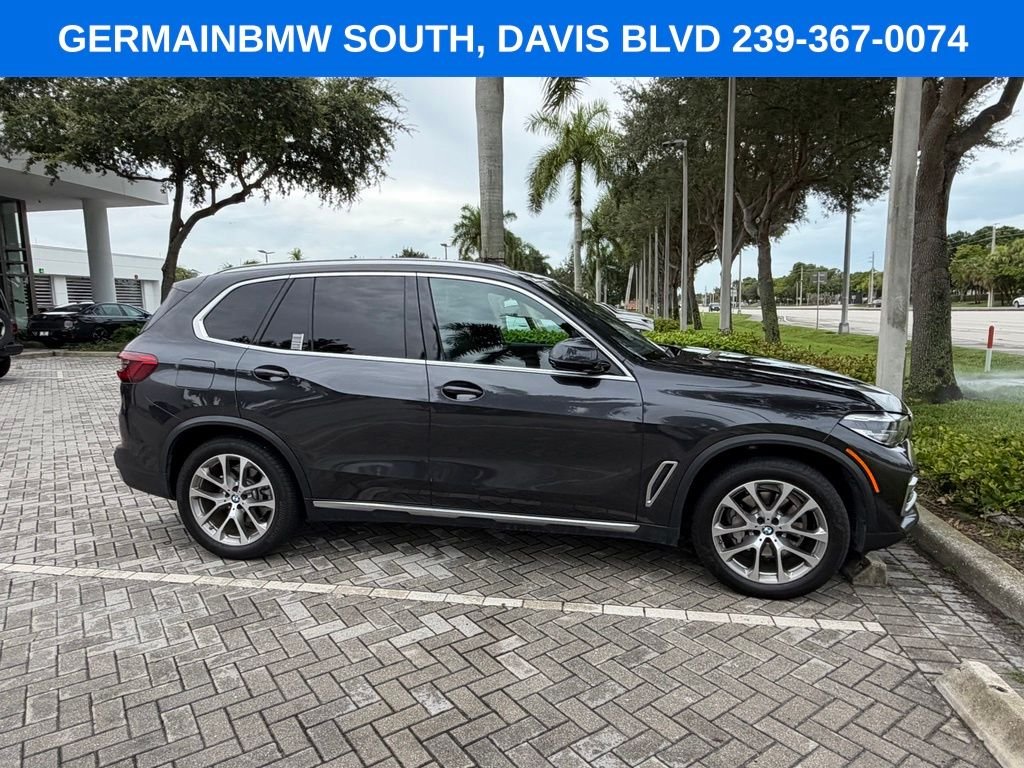 Used 2020 Dark Graphite BMW xDrive40i image 6