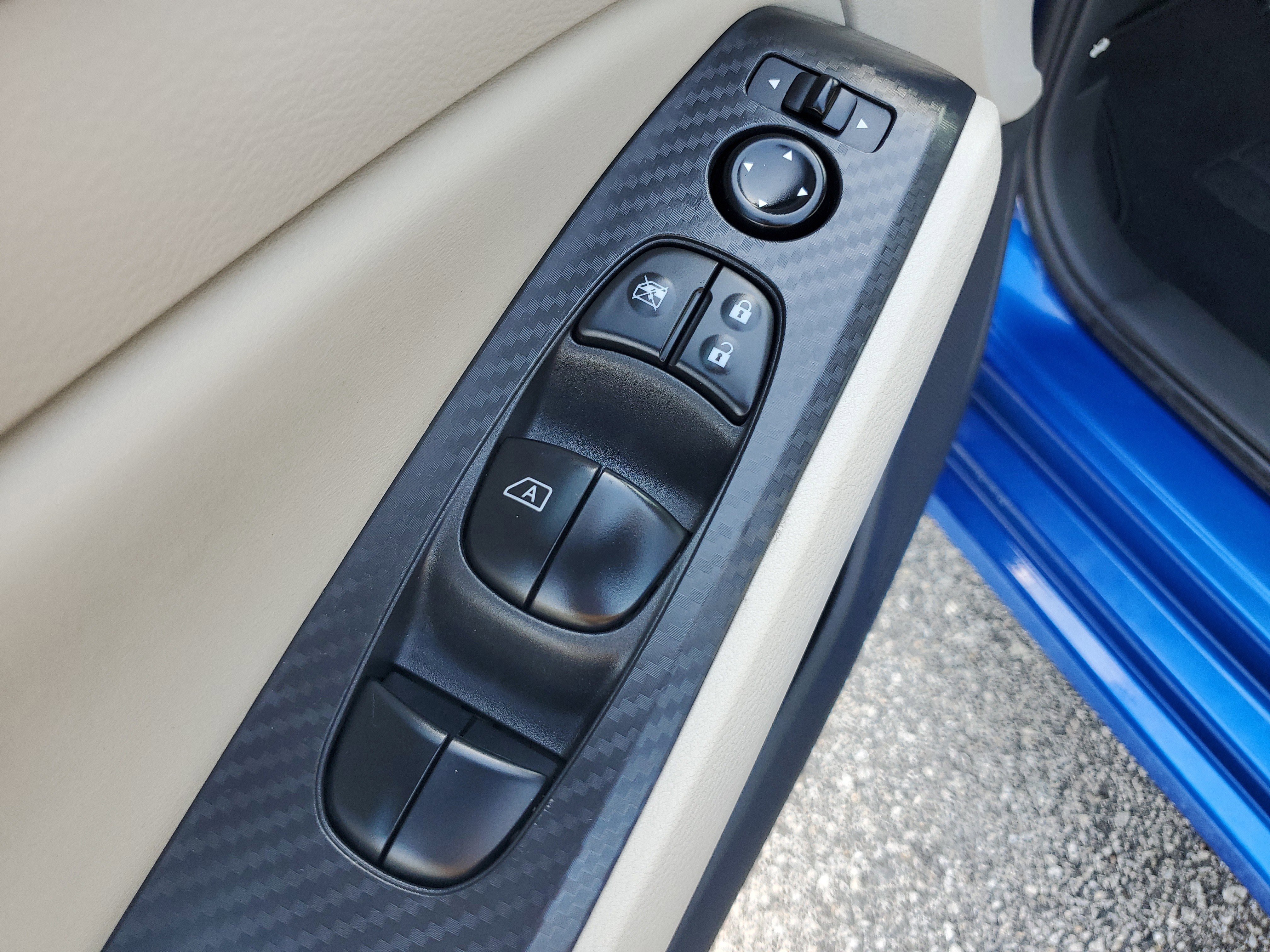 Used 2025 Blue Nissan 2.5 SV image 16
