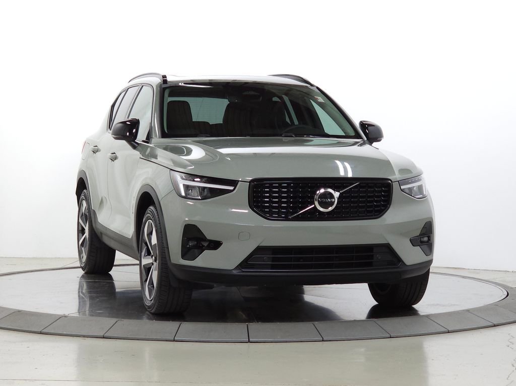 2023 Volvo XC40