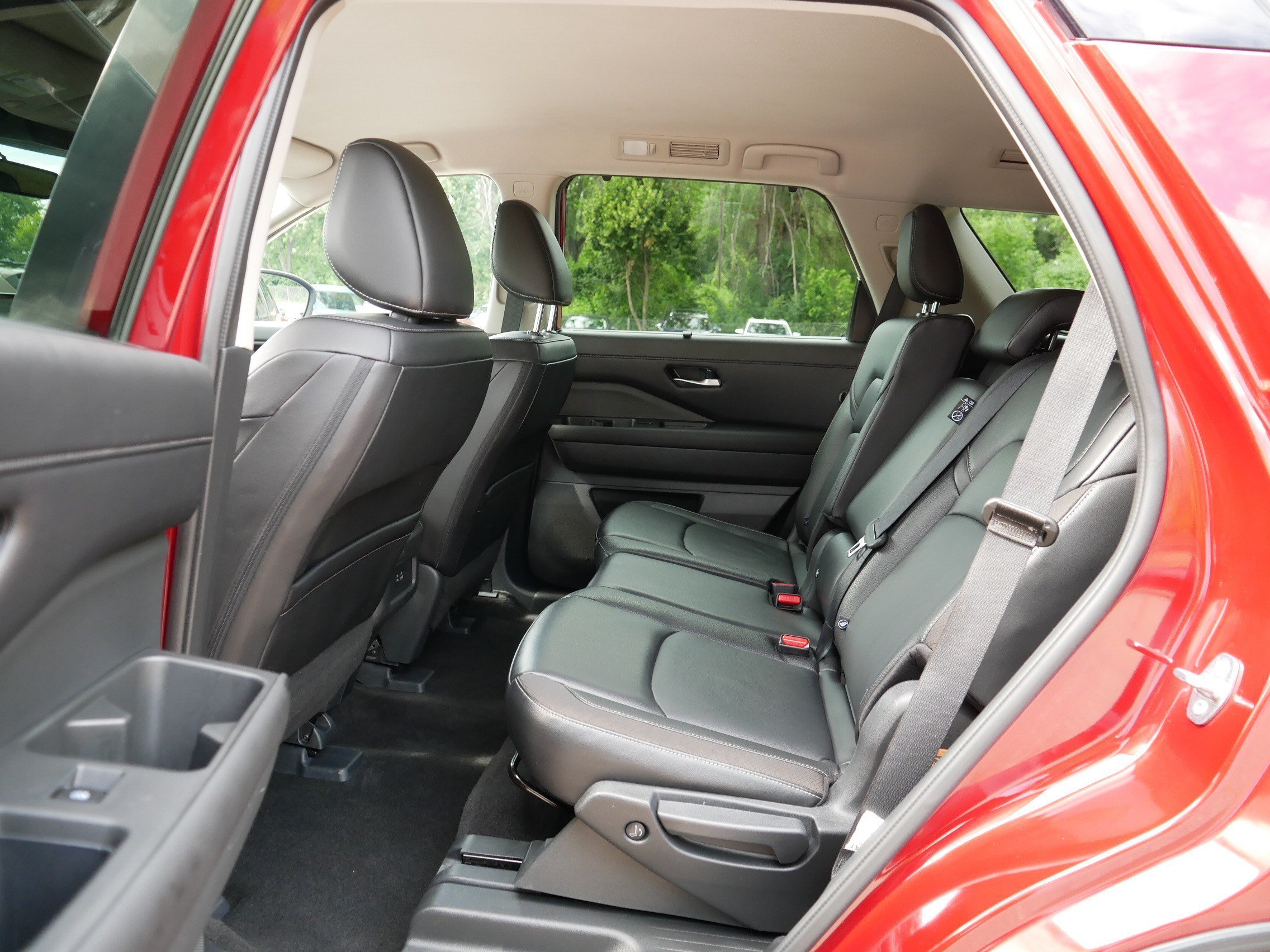 Certified Used 2024 Scarlet Ember Nissan SL image 35