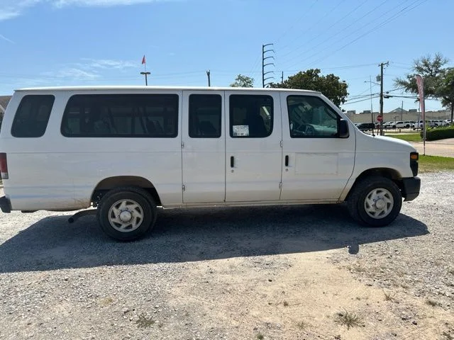 Used 2008 White Ford XL image 16