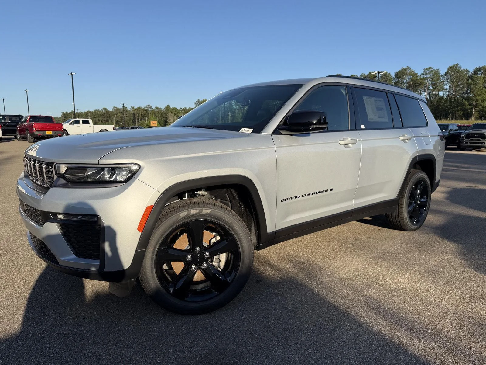 New 2026 Silver Zynith Exterior Paint Jeep Limited image 1