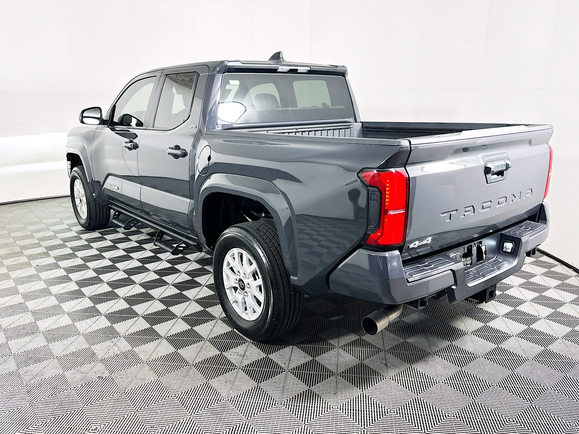 2025 Toyota Tacoma thumbnail 7