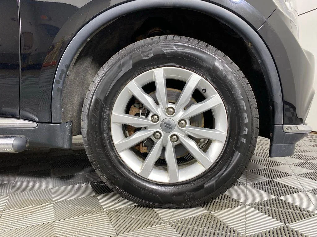 Used 2019 Black Clearcoat Dodge SXT Plus image 12