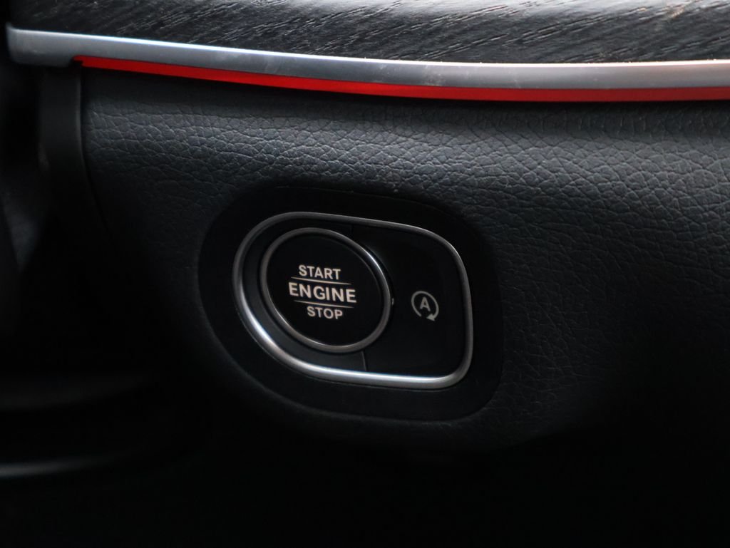 Used 2025 Black Mercedes-Benz GLE 350 image 33