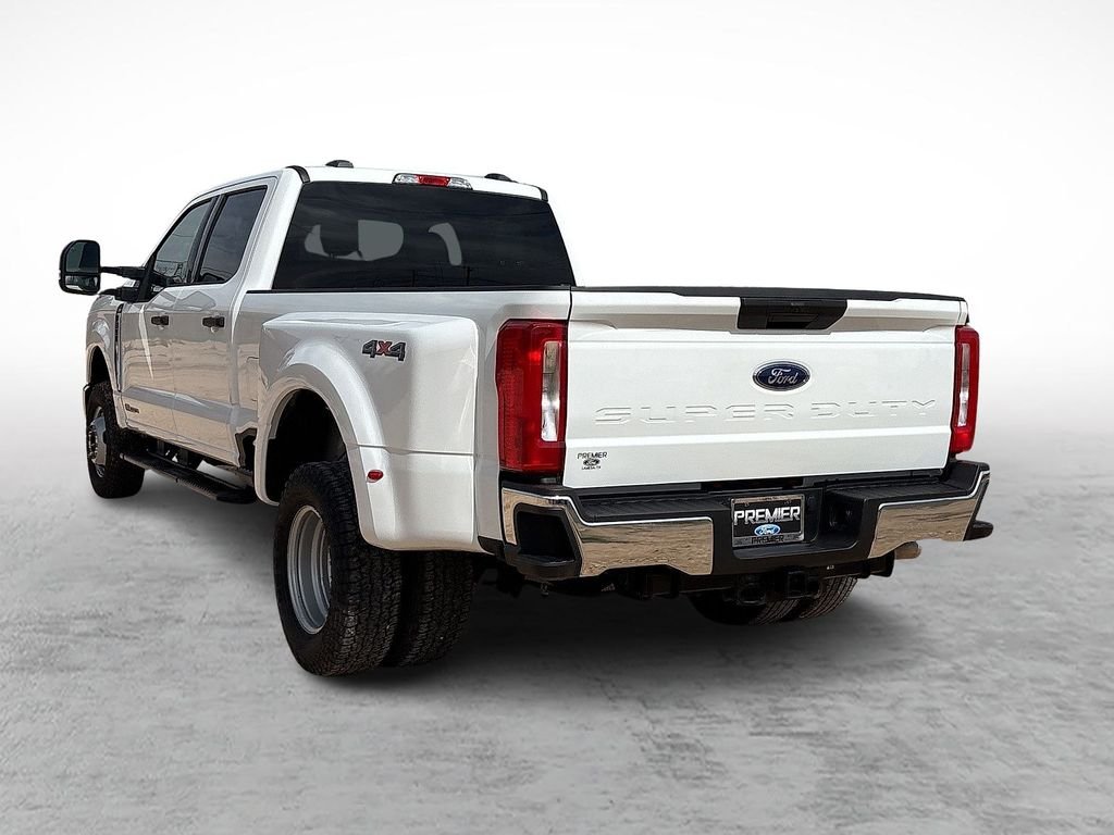 Used 2025 Oxford White Ford XLT image 8