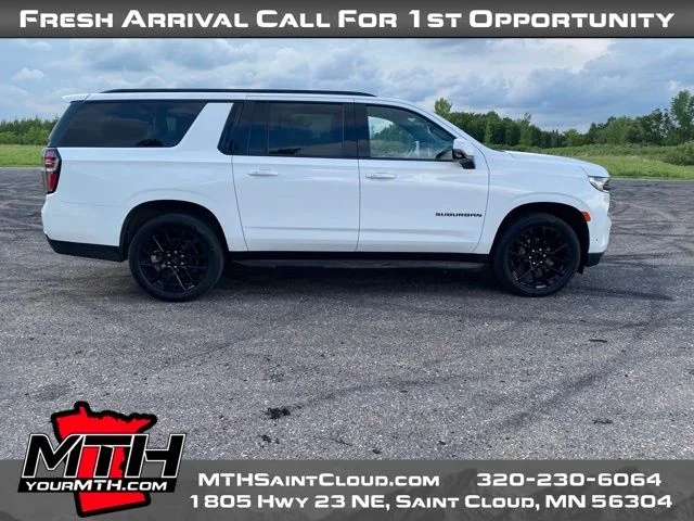 2022 Chevrolet Suburban 4WD 1500 RST's photo