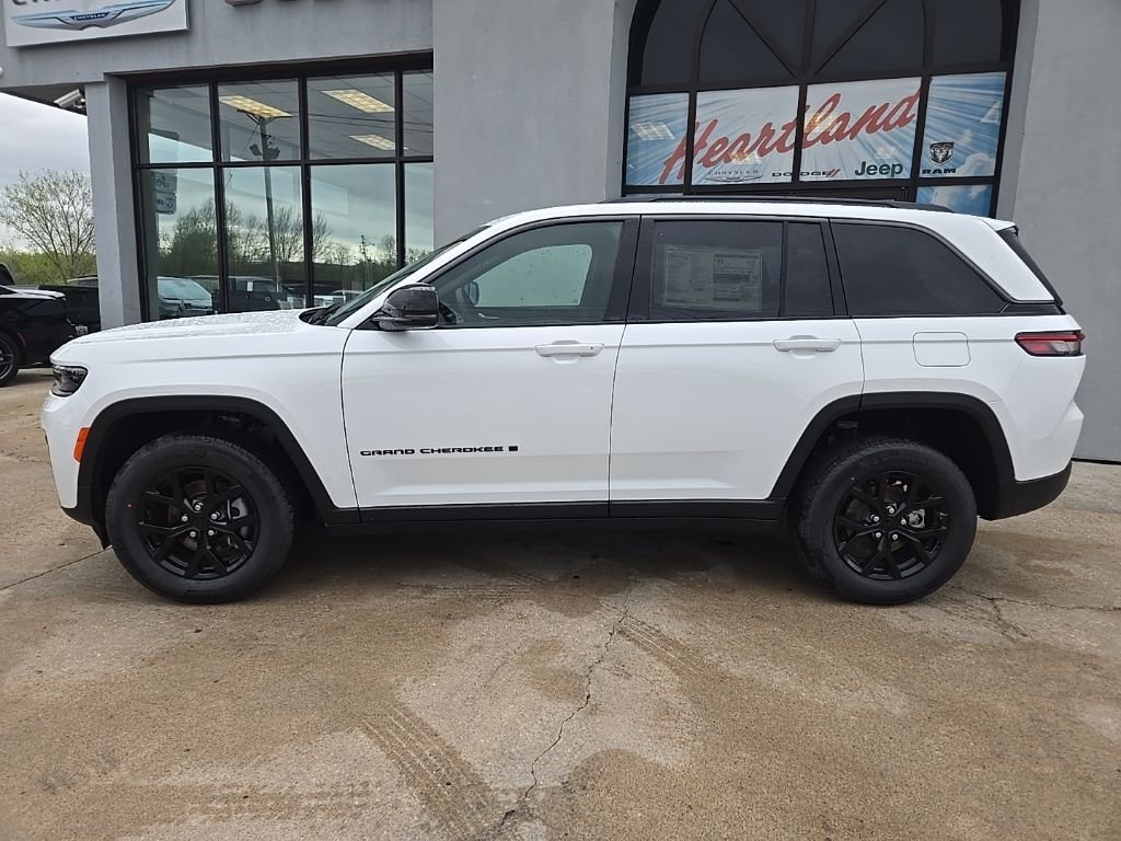 New 2026 Bright White Clear-Coat Exterior Paint Jeep Altitude image 5