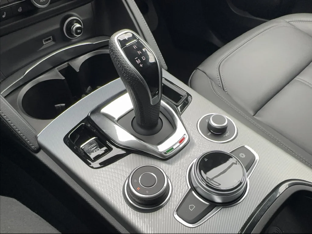 New 2026 Black Alfa Romeo Base image 46