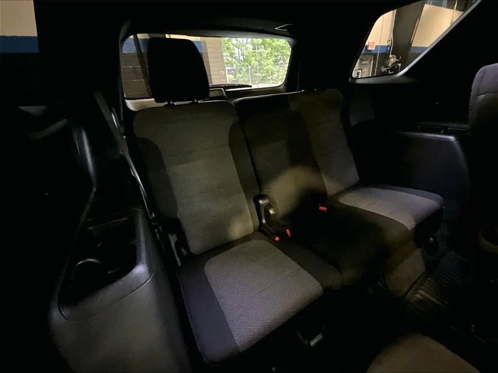 Used 2023 Gray Chevrolet LT image 17