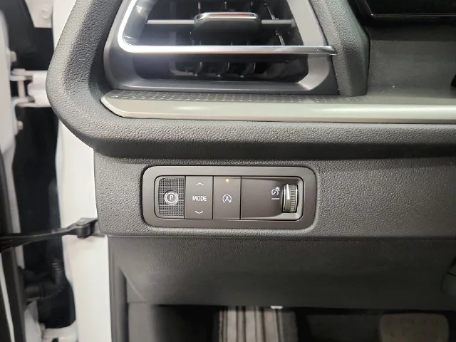 2027 Chevrolet Traverse LT - Photo 40