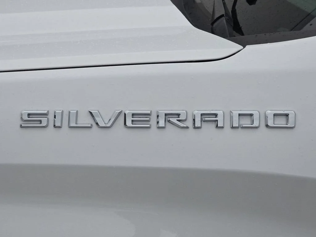 Used 2023 Summit White Chevrolet LT image 33
