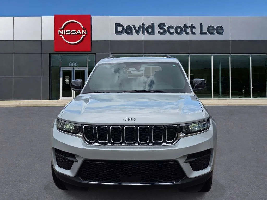 Used 2025 Silver Jeep Laredo image 2