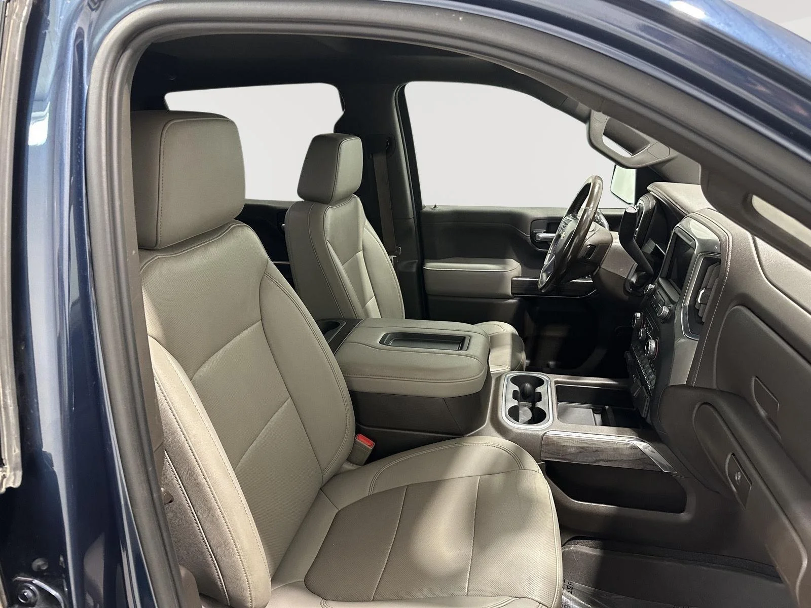 Used 2021 NORTHSKY BLUE METALLIC Chevrolet LTZ image 27