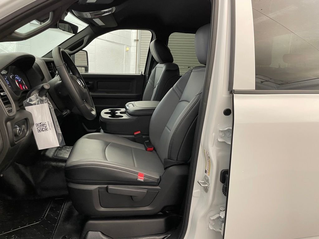 New 2026 Bright White Clearcoat RAM Tradesman image 15