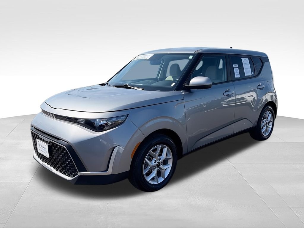 Used 2025 Gray Kia LX image 4