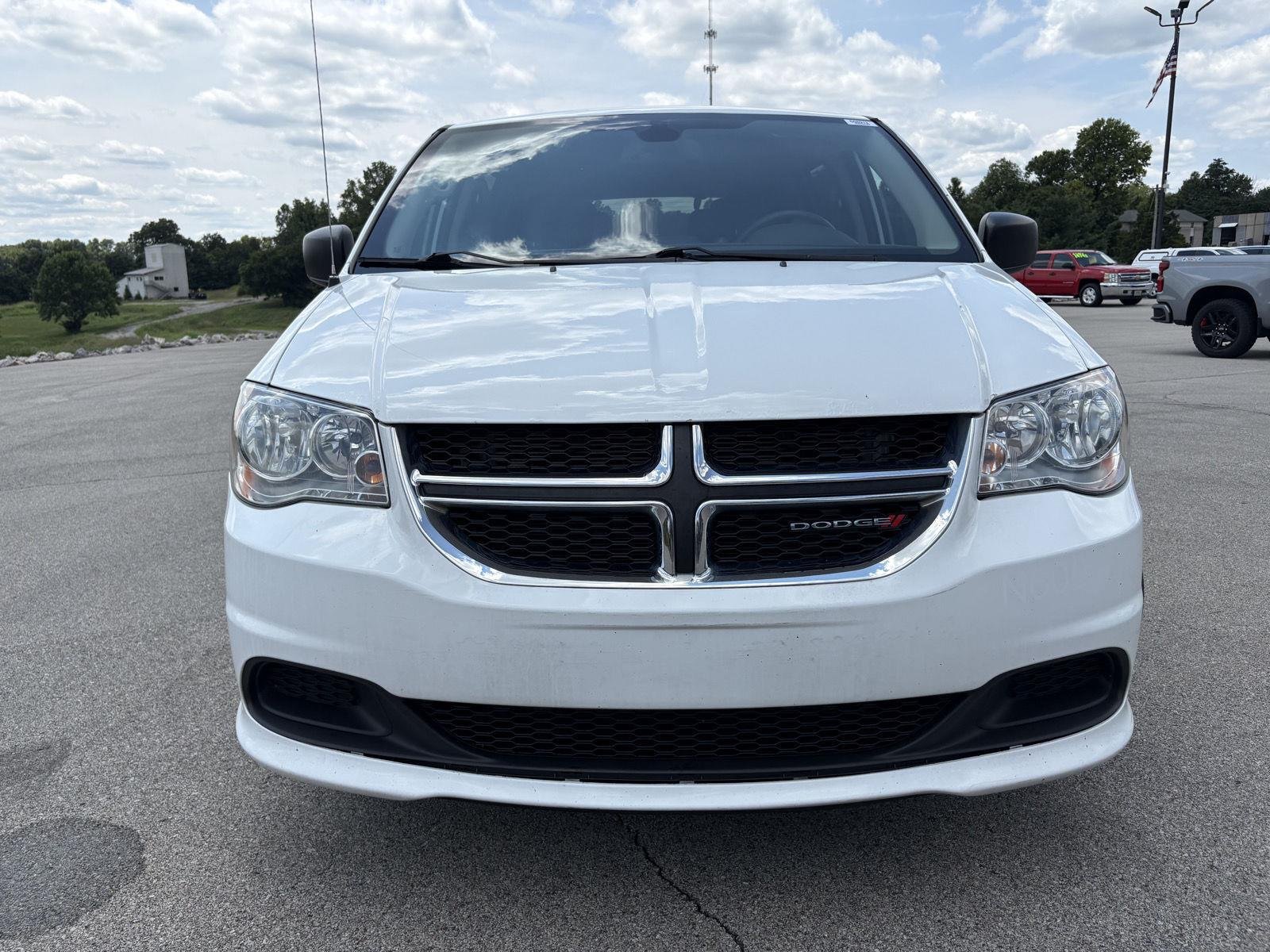 Used 2019 White Knuckle Clearcoat Dodge SE image 16
