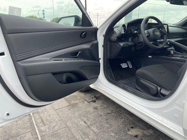 2025 Hyundai Elantra Blue - Photo 15