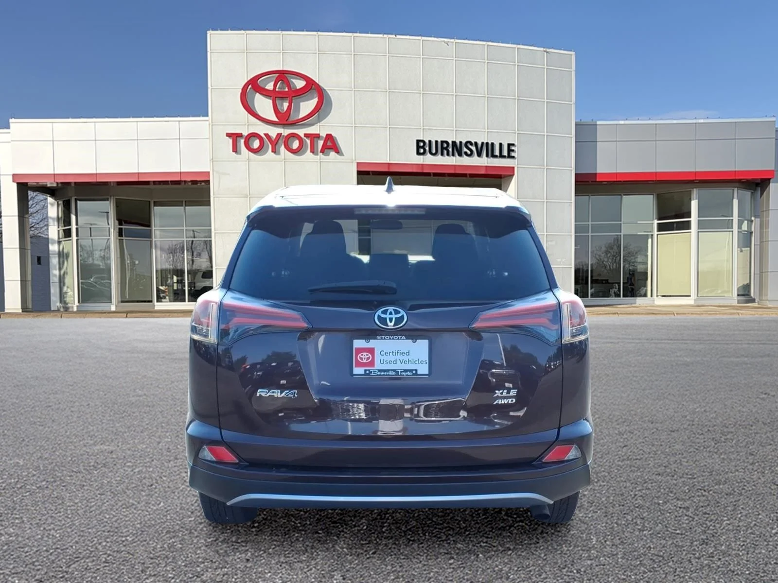 Used 2018 Black Toyota XLE image 5
