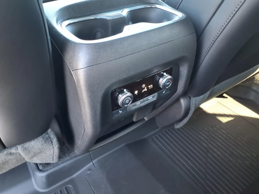 2025 GMC Acadia Elevation - Photo 9