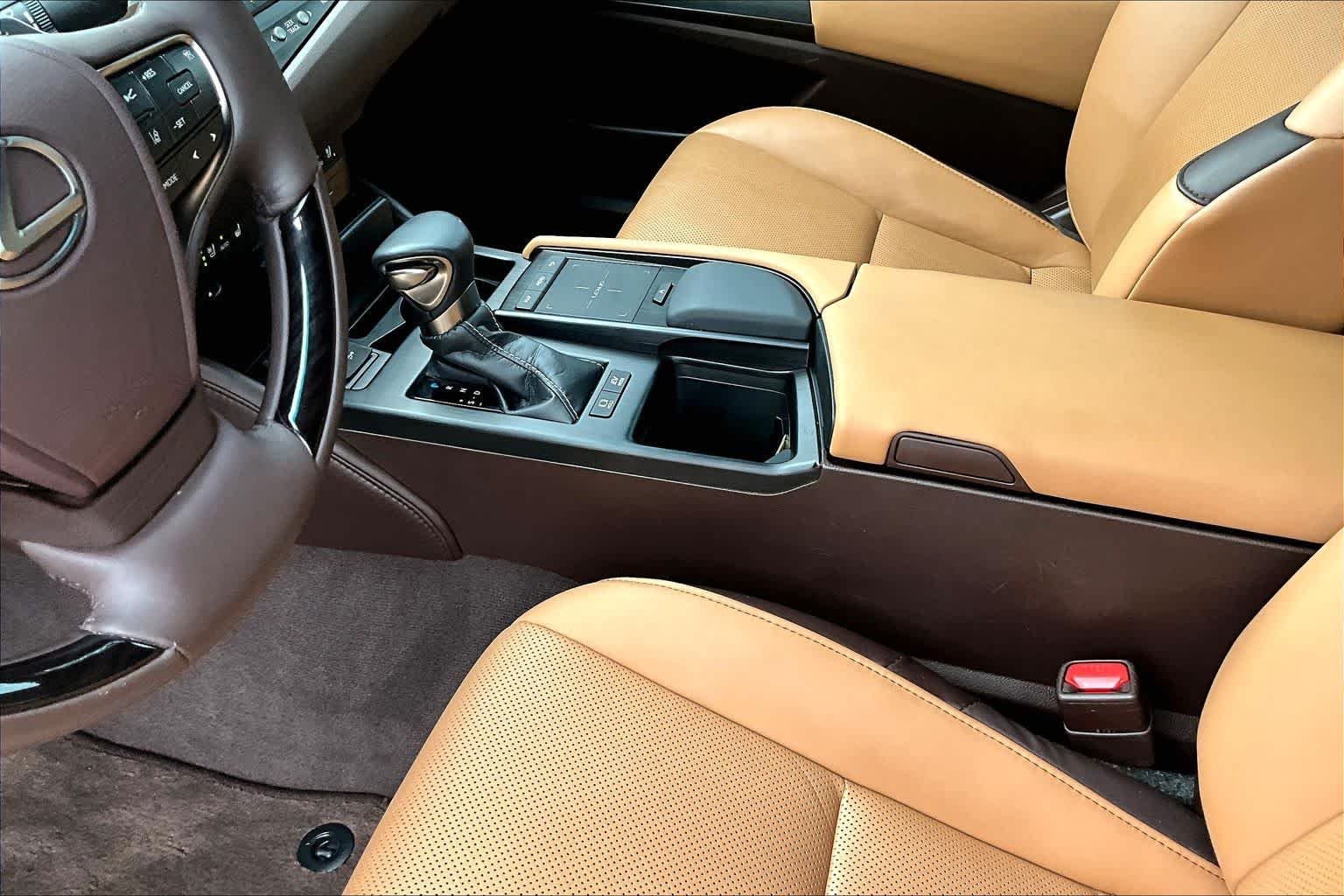 Used 2019 Eminent White Pearl Lexus  image 16